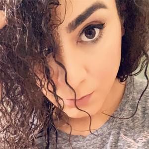 Meet your Posher, Ayla rosa